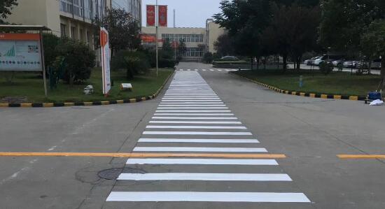 合肥厂区路面划线公司？飞扬市政关注客户需求
