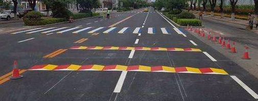 合肥哪里有划线的公司？飞扬市政专业的道路划线和市政设施服务