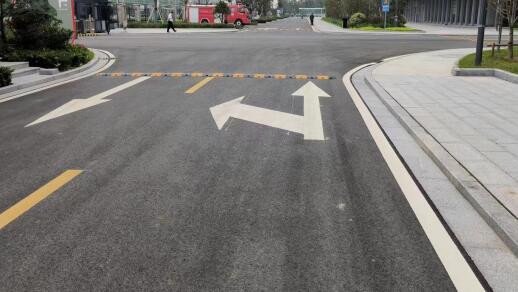合肥道路划线工程规范停车秩序，提升出行体验