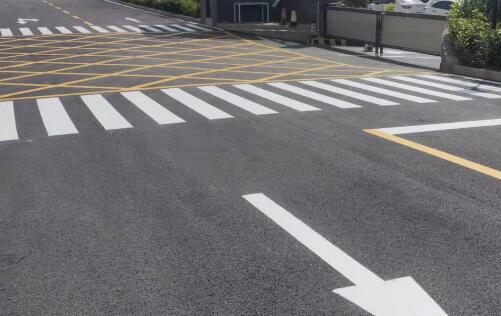 合肥蜀山区厂区道路划线专家，飞扬市政专业服务提升安全管理